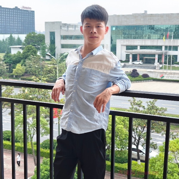 湖南28岁单身帅哥真诚找对象-连云港征婚相亲网